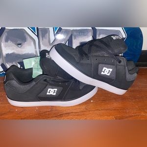 Mens DC skate shoes